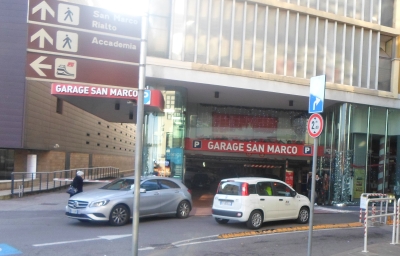 Parking in Venice 2020: Overview parking garages and parking fees. Better to park on the mainland in Mestre?